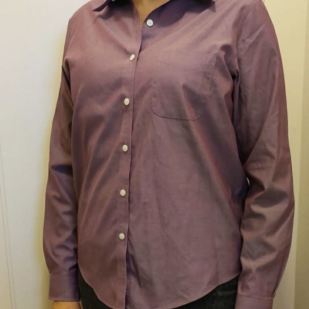 L.L. Bean Women's Purple Buttoned Shirt Si…